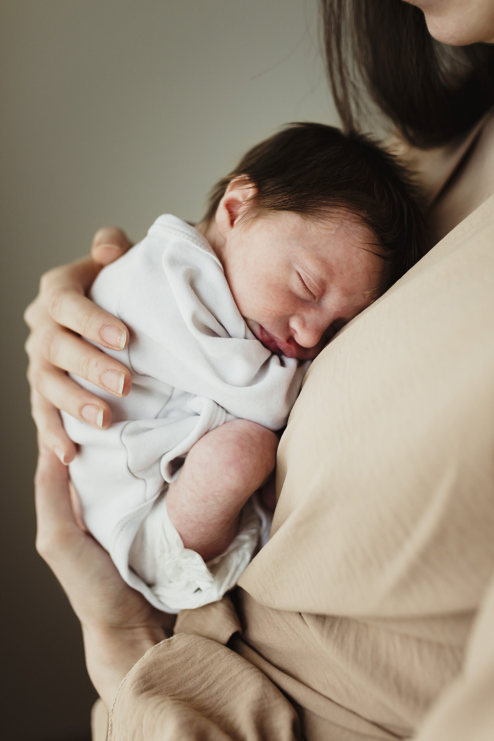 Photographe-famille-naissance-allaitement-paris-saine-et-marne-gwenaelle-avet